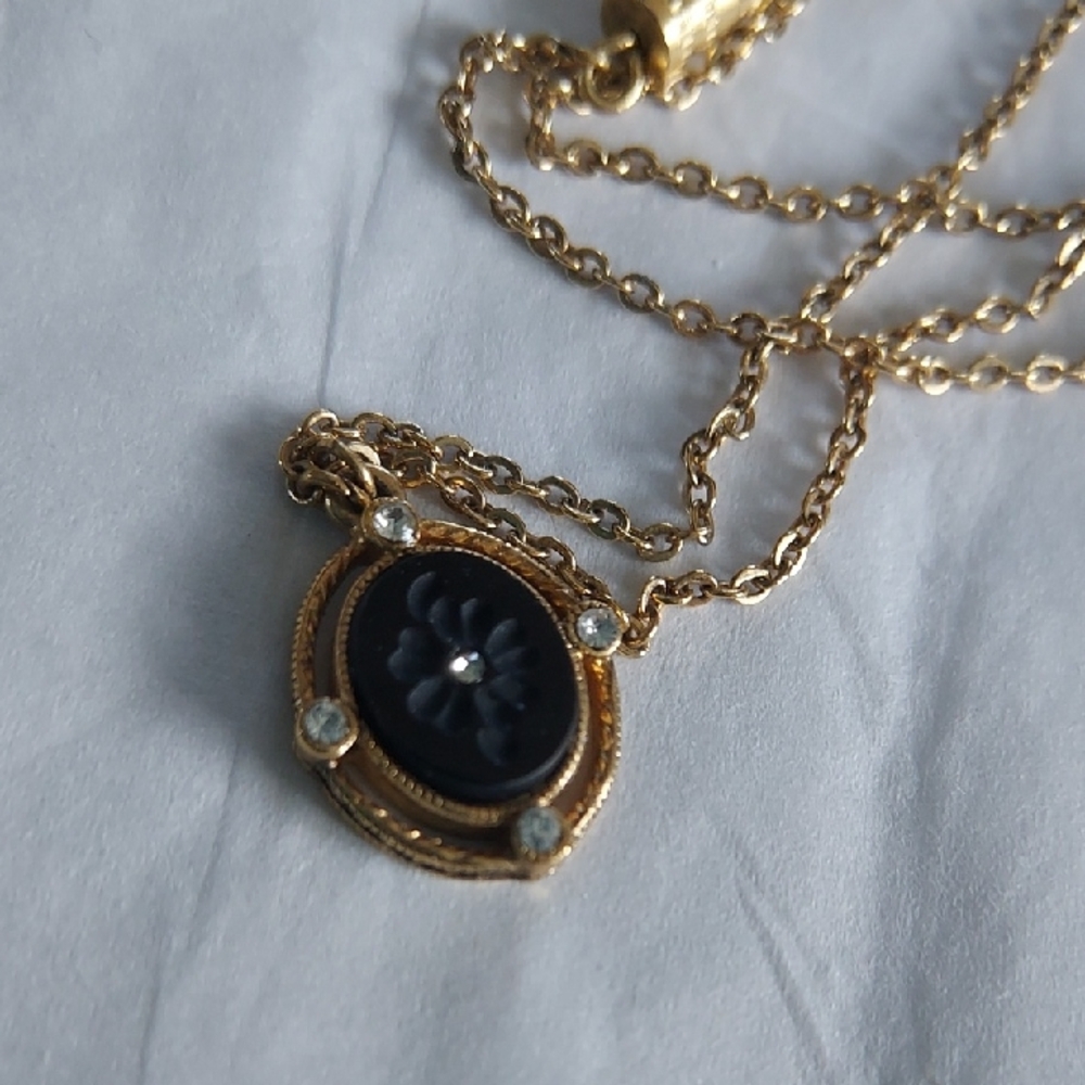 1928 Gold and Black Floral Pendant Necklace